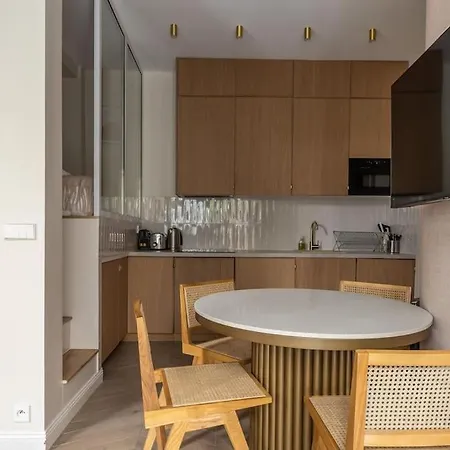 Elegant 4-star In - *