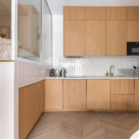 Elegant 4-star In - *