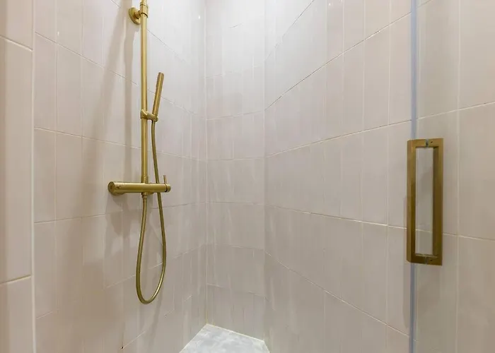 Elegant 4-star In - *